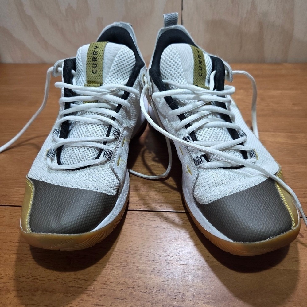 Stephen Curry Under Armour Curry Shoes White Gold Men's‎ 9 | Charity Listing